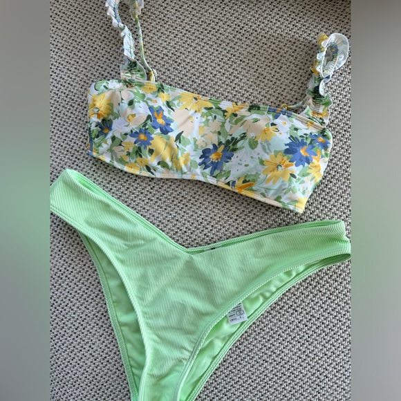 Abercrombie Cute Floral Ruffle Strap Swim Two-Piece Set (S top, M bottoms) - Picture 1 of 4